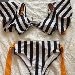 NWT Striped two piece bikini size large black/white/orange